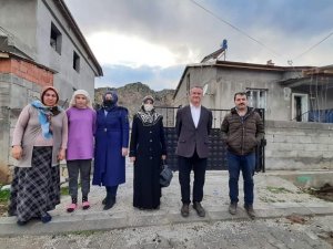 Öğretmenler, Öğrenci Ve Velileri Evlerinde Ziyaret Ediyor