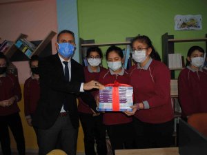 Eğirdir’de Okullara Kütüphane Kuruluyor