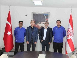 Antalyaspor Kulüp Derneğinden İlk Hamle Voleybola