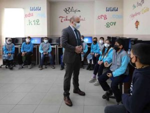 Vali Varol’dan Okul Ziyareti