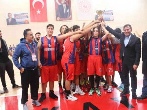 U14 Basketbol’da Şampiyon Kolej Basketbol Takımı Oldu