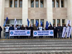 Türk Eğitim-sen Bayburt Şubesi, Öğretmenlik Meslek Kanunu Konulu Bir Basın Açıklaması Düzenledi