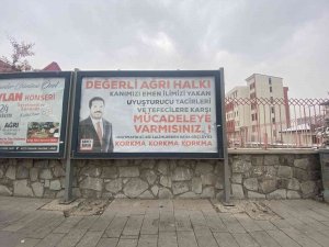 Başkan Sayan, Uyuşturucu İle Mücadeleye Dikkat Çekmek İçin Afişler Astırdı