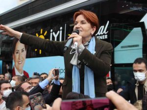İ̇yi̇ Parti Genel Başkanı Akşener Manisa’da Esnaf Ziyareti Yaptı
