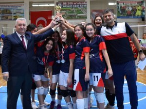 Sanko Okulları Kız Voleybol Takımı İl İkincisi Oldu