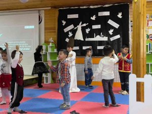 Sincan’da Minik Semazenler Mevlana’yı Unutmadı