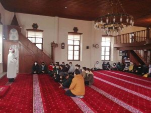 İ̇mam Hatip Öğrencilerine Cami Adabı Eğitimi