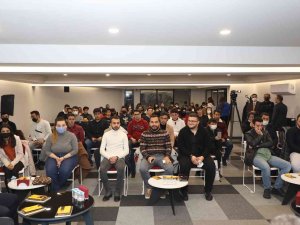 Talas’ta ‘Gençlerle Kitap Sohbetleri’ Başladı
