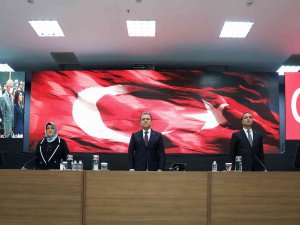 Seçer: "Büyükşehirlerde En Ucuz Belediye Ekmeği Mersin’de"