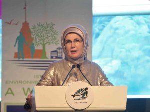 Emine Erdoğan: "Akdeniz Kirlilikten Olumsuz Etkileniyor"