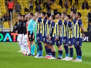 Uefa Avrupa Ligi: Fenerbahçe: 0 - Eintracht Frankfurt: 0 (Maç Devam Ediyor)