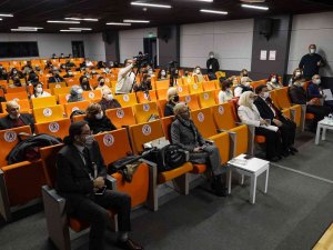 Prof. Dr. Çobanoğlu: "Aktarlar Da Diplomalı Olmalı"