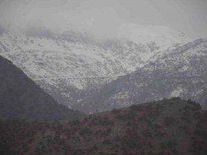 Şırnak’ta Kar Nedeniyle Tanin Geçidi Ulaşıma Kapandı