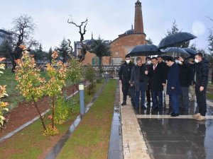 Siirt Valisi Hacıbektaşoğlu, Millet Bahçesinde Çalışmaları İnceledi