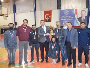 Kahta’da Öğretmenler Voleybol Turnuvası Sona Erdi