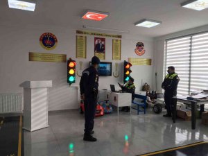 Jandarma Uygulamalı Trafik Eğitimlerine Başladı