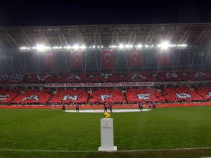 Sivasspor Taraftarından Koreografi Hazırlığı