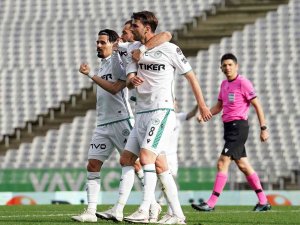 Spor Toto Süper Lig: Fatih Karagümrük: 1 - İ̇h Konyaspor: 1 (İ̇lk Yarı)