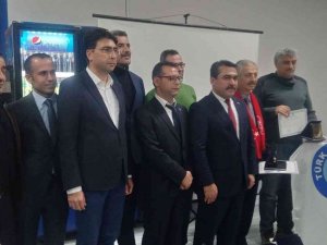 Görevini Öğrencisine Teslim Etti