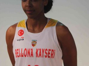 Farhiya Abdi İlk Maçına Çıktı
