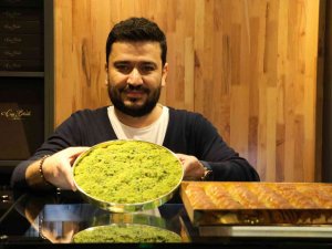 Altın Tepside Baklava 2,5 Milyon Lira