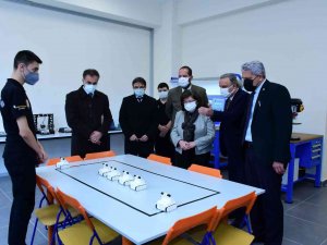 Estü Rektörü Döğeroğlu, Özel Eosb Mesleki Ve Teknik Anadolu Lisesini Ziyaret Etti