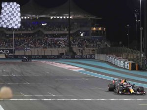 Formula 1’de Şampiyon Max Verstappen