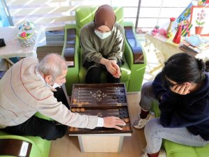 Alzaymır Hastalarına Üniversiteli Desteği