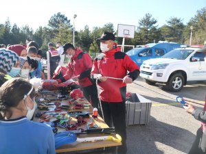 Jandarma, Köy Okullarını Gezerek Meslek Tanıtımı Yapıyor