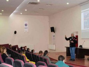 Oğuzeli Myo’da “En İ̇yi Narkotik Polisi Anne” Konferansı