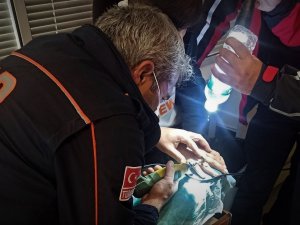 Parmakta Sıkışan Yüzüğü Afad Ekipleri Çıkarttı