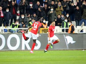 Spor Toto Süper Lig: D.g. Sivasspor: 1 - Galatasaray: 0 (Maç Sonucu)