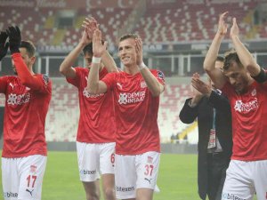 Sivasspor’da Maç Sonu Büyük Sevinç