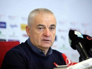 Rıza Çalımbay’dan Beşiktaş Açıklaması: “Resmi Bir Görüşmem Kesinlikle Yok”