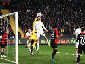 Spor Toto Süper Lig: Gaziantep Fk: 1 - Fenerbahçe: 1 (İ̇lk Yarı)