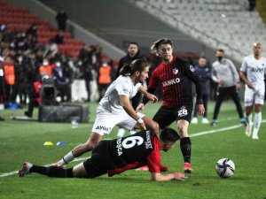 Spor Toto Süper Lig: Gaziantep Fk: 3 - Fenerbahçe: 2 (Maç Sonucu)