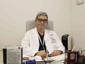 Uzmanlar Omicron Varyantını Yorumladı: "Şimdi 6 Kişi, Kısa Süre Sonra 6 Bin Kişi"