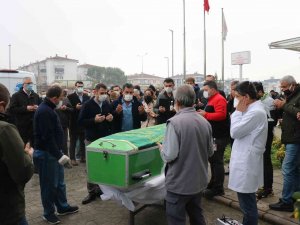 42 Yaşındaki Diş Hekimi Koronaya Yenildi