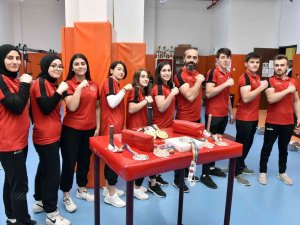 Gümüşhaneli Sporcular Dünyanın Bileğini Büküyor
