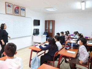 Atabem Kursları Hem Öğretiyor Hem De Sosyalleştiriyor