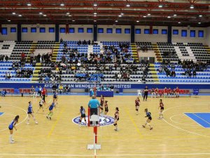 Üniversiteler Arası Voleybol 2. Lig Müsabakaları Başladı