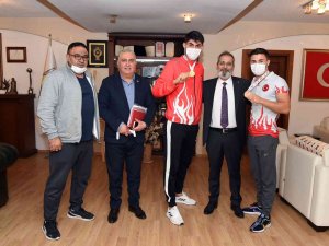 Tarsus Belediyesi Sporcuları, Bangkok’tan Bir Altın Ve Bir Bronz Madalyayla Döndü