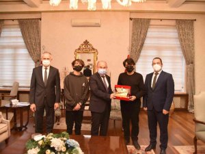 ’İ̇nsansız Su Altı Aracı’ Projesini Vali Karadeniz’e Anlattılar