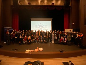 Sağlık Personelinden Afad Gönüllülerine İlk Yardım Eğitimi