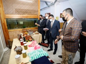 Yerli Malı Haftasında Öğrencilere İ̇negöl’ün Yerli Ürünleri İkram Edildi