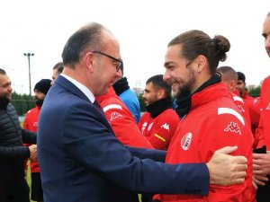 Başkan Akın’dan Turgutluspor’la Moral Buluşması