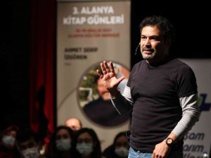 Yazar İ̇zgören: “Sanatı Ve Edebiyatı Hayatımıza Katmalıyız”