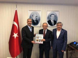 Eğitim Bir-sen, Elazığ’a Yapılması İstenen Öğretmenevi İçin Toplanan İmzaları Meb’e Sundu