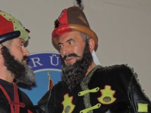 Tavşanlı’da Karagöz-hacivat Tiyatrosu
