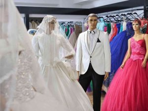 82 Çiftin Yuvasını Kuran Sevgi Eli, 63 Çocuğa Sünnetlik Giydirdi